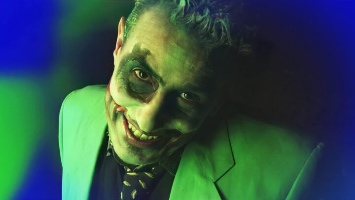 Davide Melis nei panni di Joker in “Molte Multe”