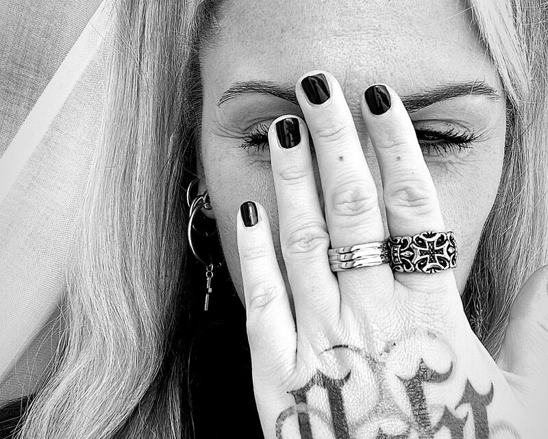 “Psycopratika” è la nuova hit elettro-pop di La Sofy, un inno all’Harley Quinn celata in ogni donna